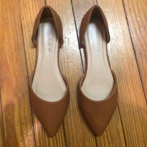 Flats closed toe, new