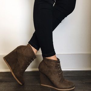 Moschino Olive Brown Wedges