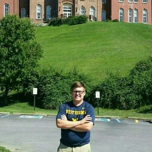 Meet your Posher, Logan