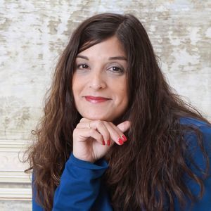 Meet your Posher, Dina