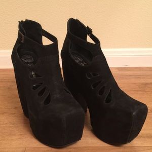 Jeffrey Campbell women's 7.5 black suede Platform