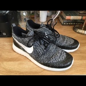 Customized Black and White Nike Roshe Runners