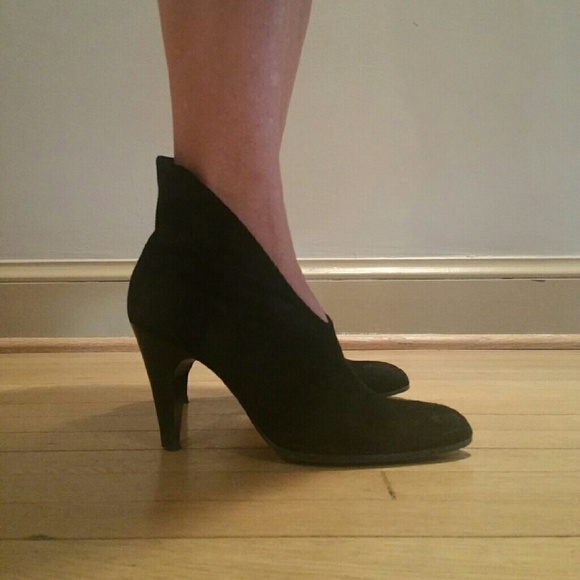 Barney's New York Blk Suede Ankle Boots