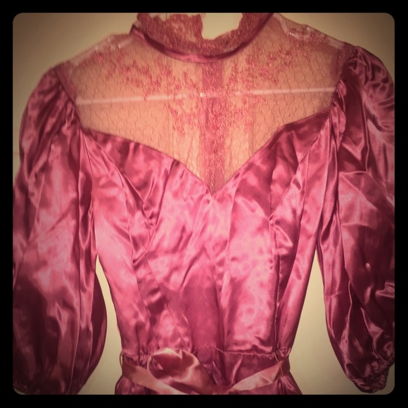 KA Old South Vintage dress. Silk with lace detail