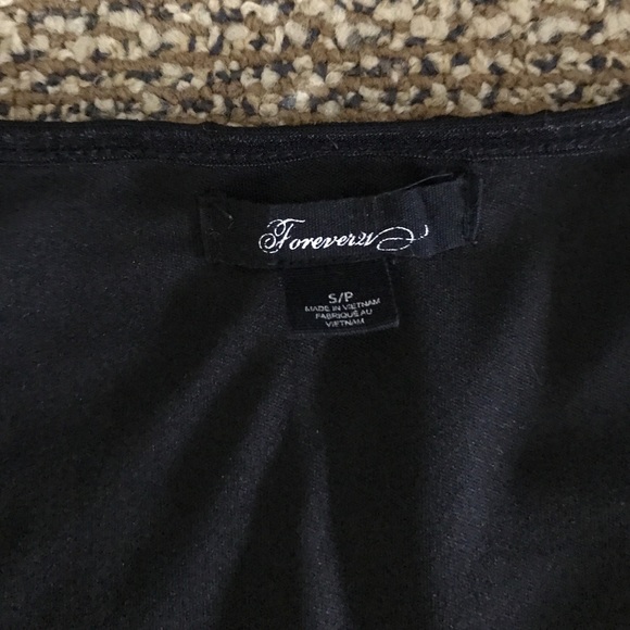 Small black dress - Picture 2 of 3