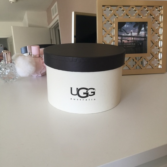 Ugg Australia 2016 Earmuff Box