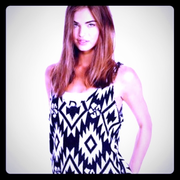 Wildfox Tops - 🆕 Wildfox Floral Aztec knit high-low tank