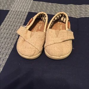 Toddler toms size 4