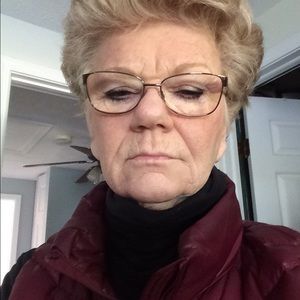 Meet your Posher, Connie