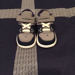 Toddler Jordans size 4