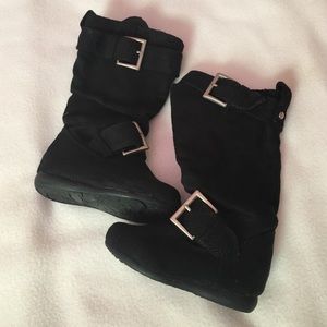 Girls Black boots!
