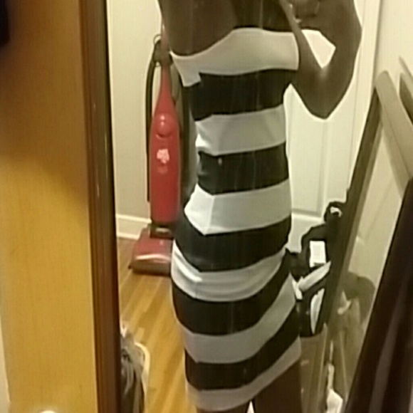 Dress - Picture 2 of 4