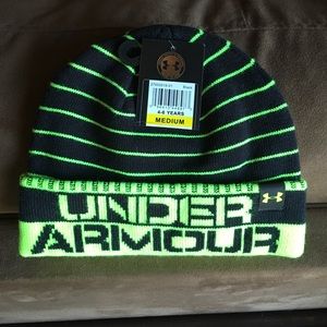 NWT Boys Under Armour winter hat SZ 4-6