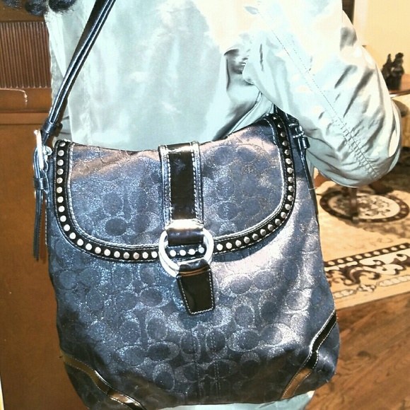COACH *AUTHENTIC* signature purse