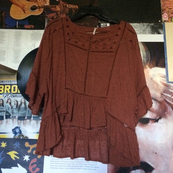 Free People flowy lace high low oversized top!