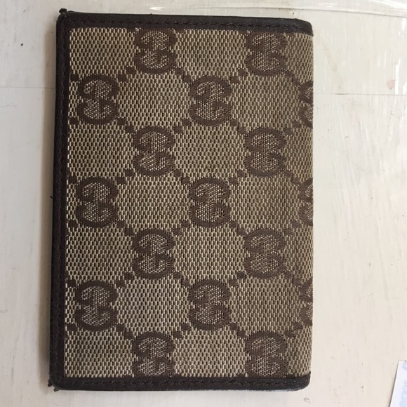 Gucci bi fold wallet