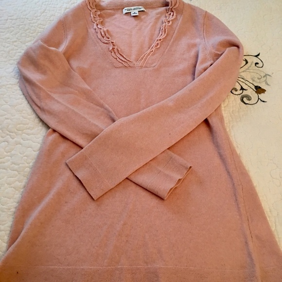 BANANA REPUBLIC BABY PINK KNIT TOP- PERFECT SHAPE