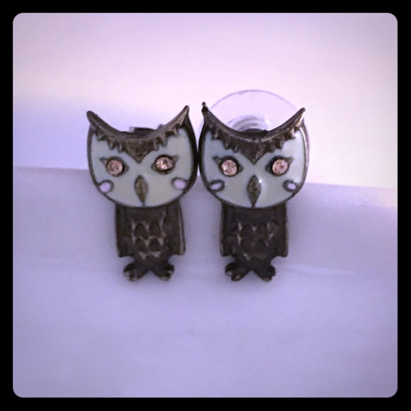 Adorable Betsey Johnson "Owl" stud earrings 💋💋💋