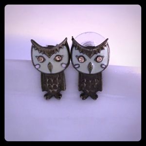 Adorable Betsey Johnson "Owl" stud earrings 💋💋💋