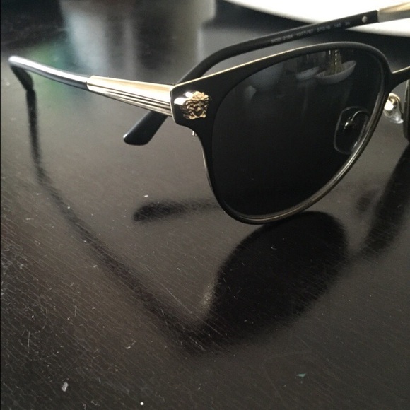 BRAND NEW Versace sunglasses for sale - Picture 2 of 3