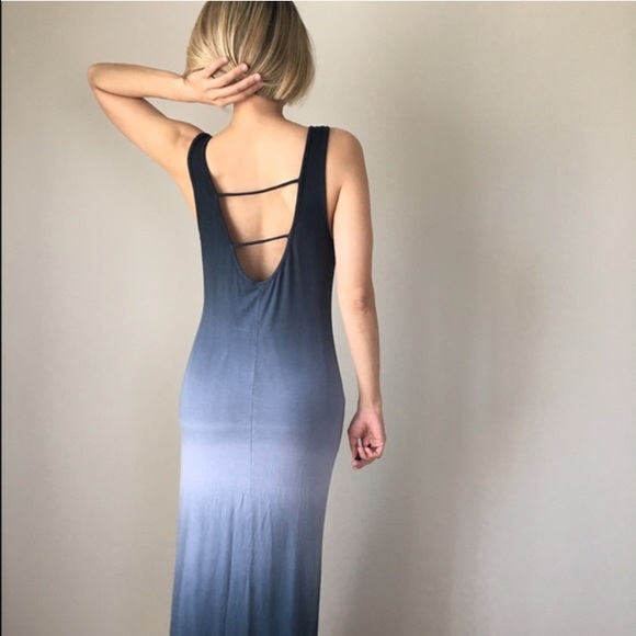 Resort luxe maxi open back dress . - Picture 4 of 4
