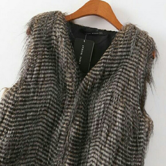 Faux fur vest - COMING SOON - Picture 2 of 4