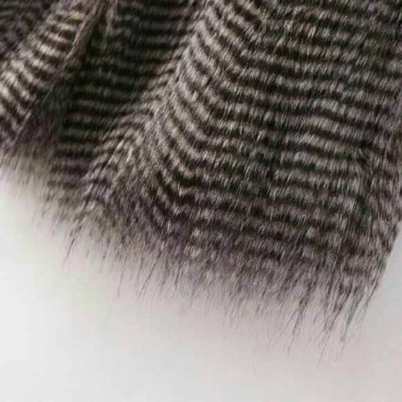 Faux fur vest - COMING SOON - Picture 3 of 4