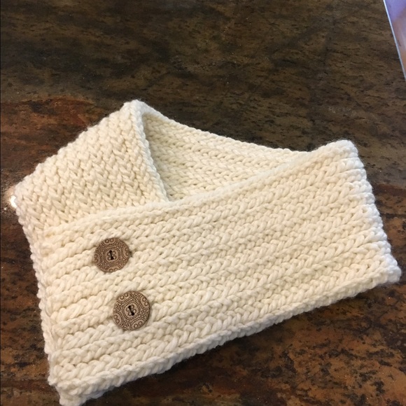 Scarves - Picture 4 of 4