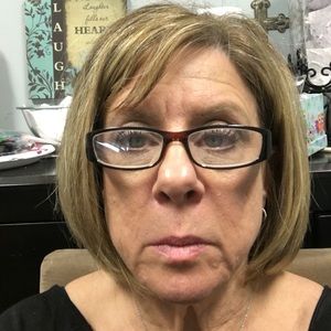 Meet your Posher, Debbie