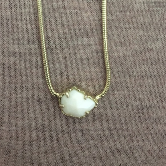 White Kendra necklace