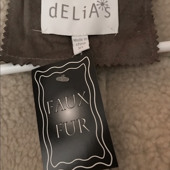 🎀SOLD ON MERCARI🎀Coat - Picture 3 of 3