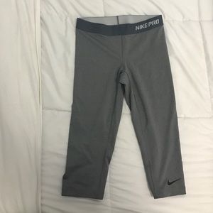Nike Women's Pro Training Capris Size S