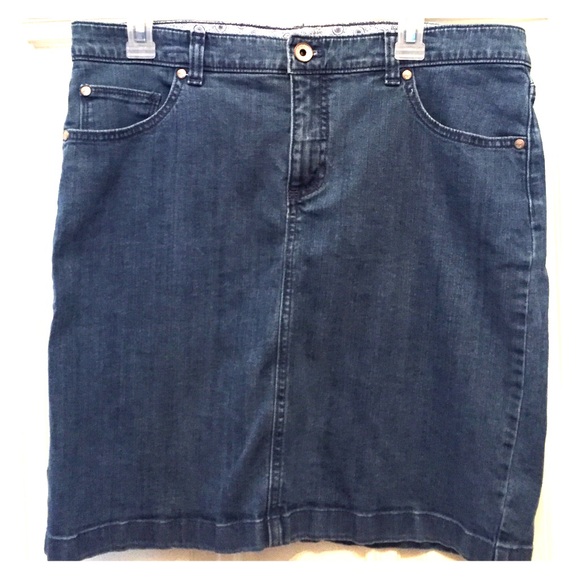 Izod denim skirt