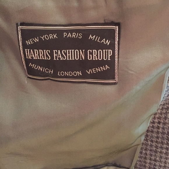 Blazer - Picture 2 of 3