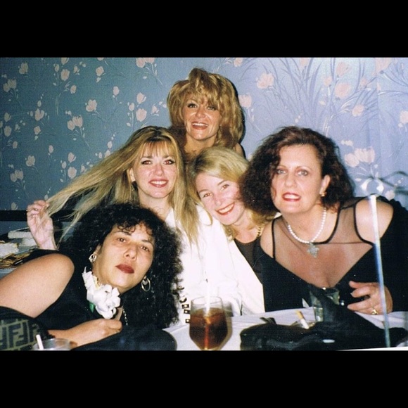 Meet your Posher, Debbie - Picture 8 of 8