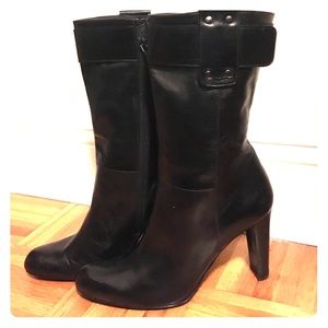 NEVER WORN STUART WEITZMAN BOOTS!