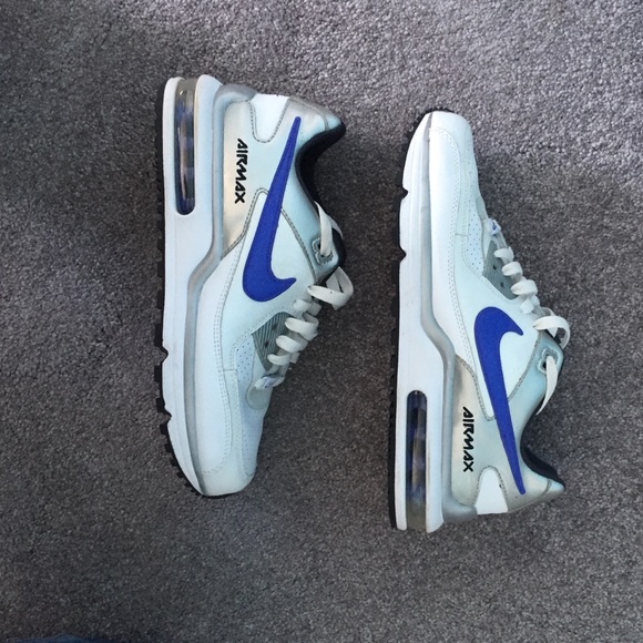 Sneakers - Picture 1 of 4