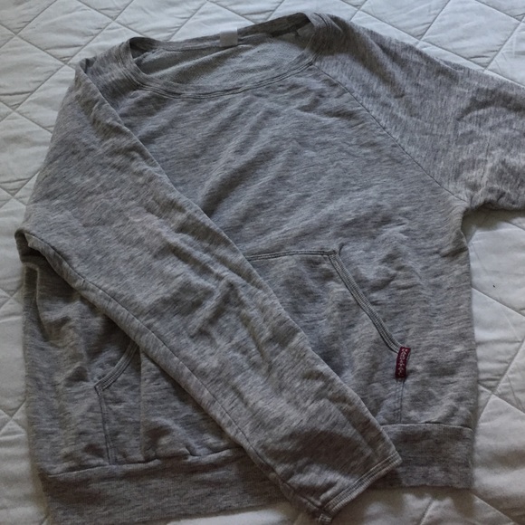 Lightweight sweatshirt