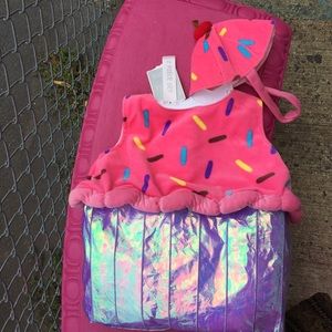 Cup cake ( new) Halloween baby costume