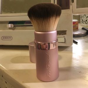 Too Faced Kabuki brush