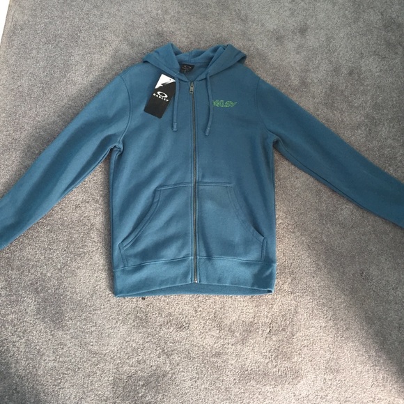 Sweatshirt - Picture 1 of 3