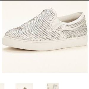 👰🏽 Steve Madden Wedding sneakers