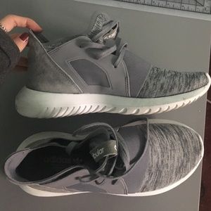 Adidas tubular defiant in gray