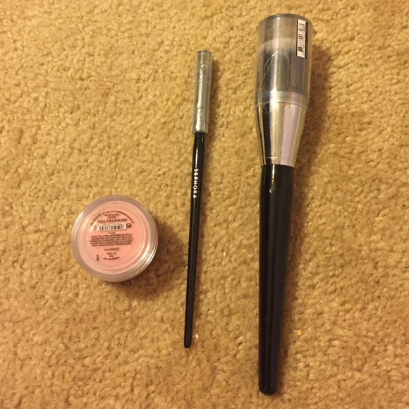 Make up bundle! - Picture 3 of 3