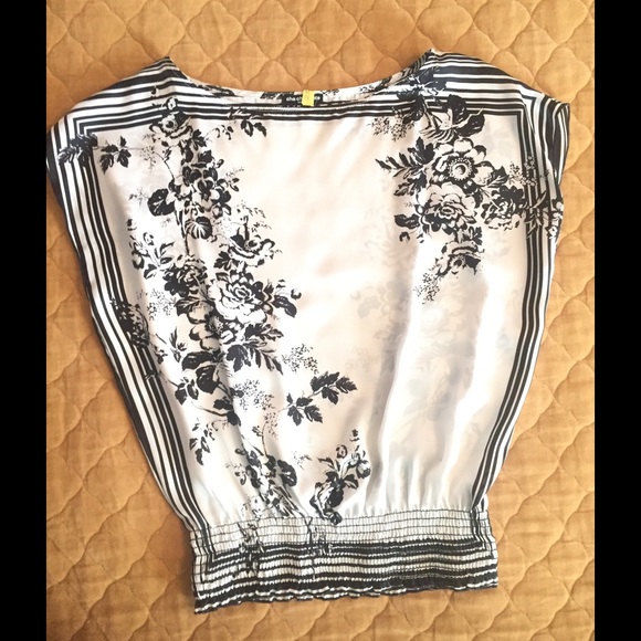Very feminine silky blouson shirt medium
