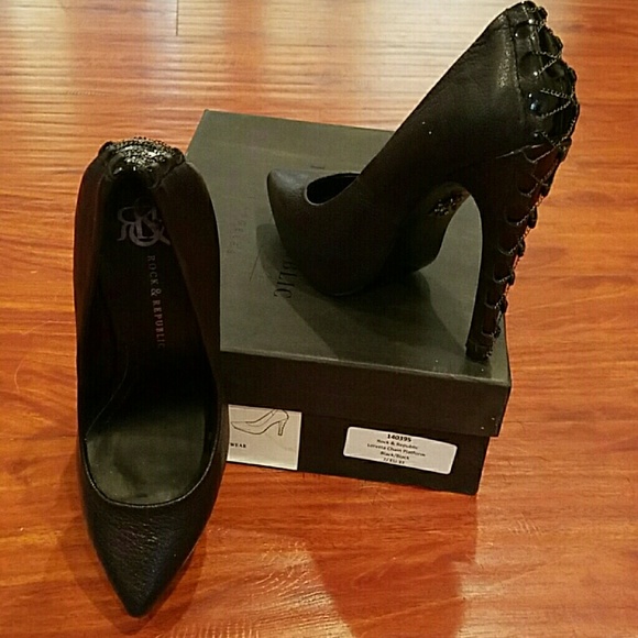 Rock & Republic Loretta Chain Platform Pumps Black