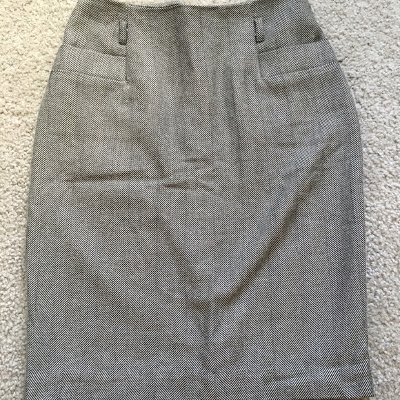 Black and white pencil skirt