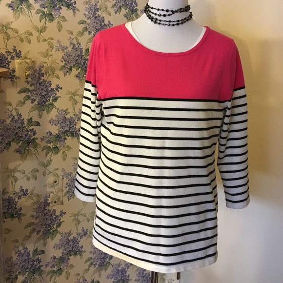 Cable & Gauge EUC absolutely beautiful sweater🌺