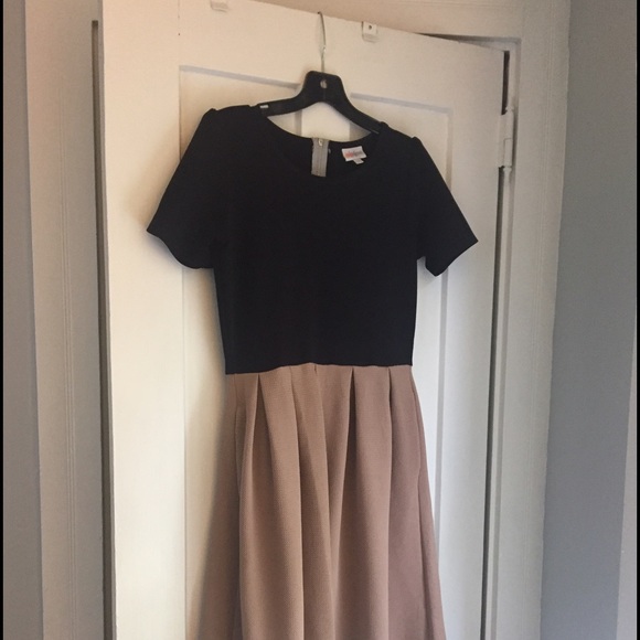 M Amelia LulaRoe Dress Black & Tan.  Worn once.
