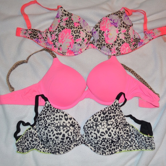 VS PINK bra's